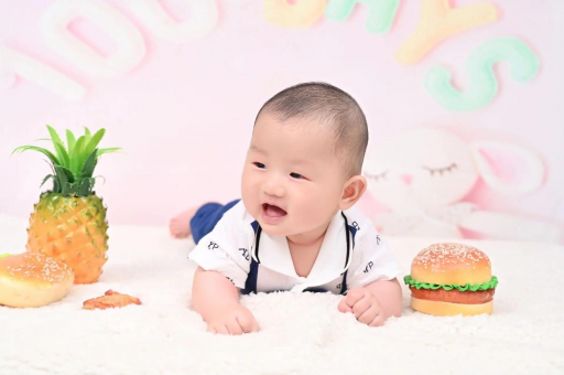 安吉宝宝在妈妈肚子里